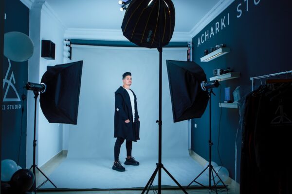 Quiet luxury outfits with neutral tailoring, refined textures, and polished accessories