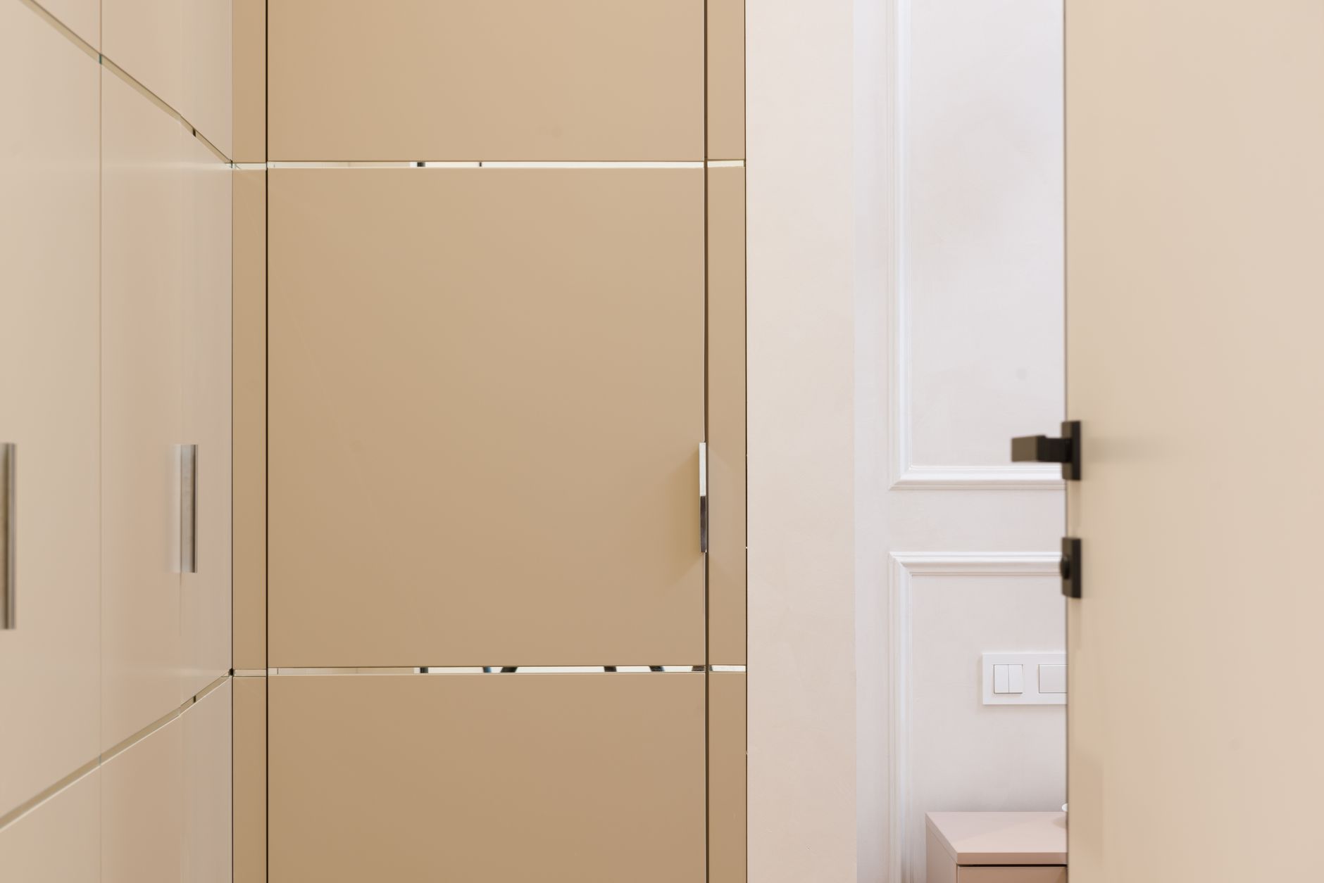 Capsule Wardrobe Essentials cover image